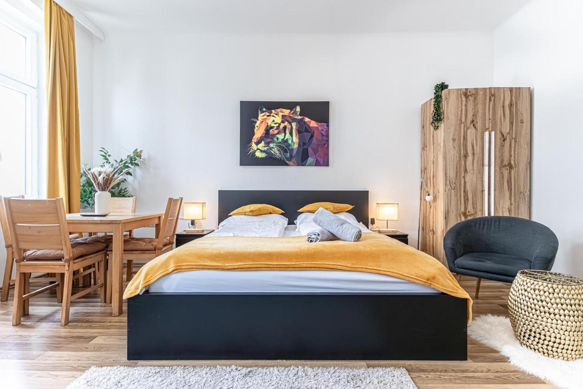 Explore Vienna: 1Br Retreat Near Westbahnhof Dış mekan fotoğraf