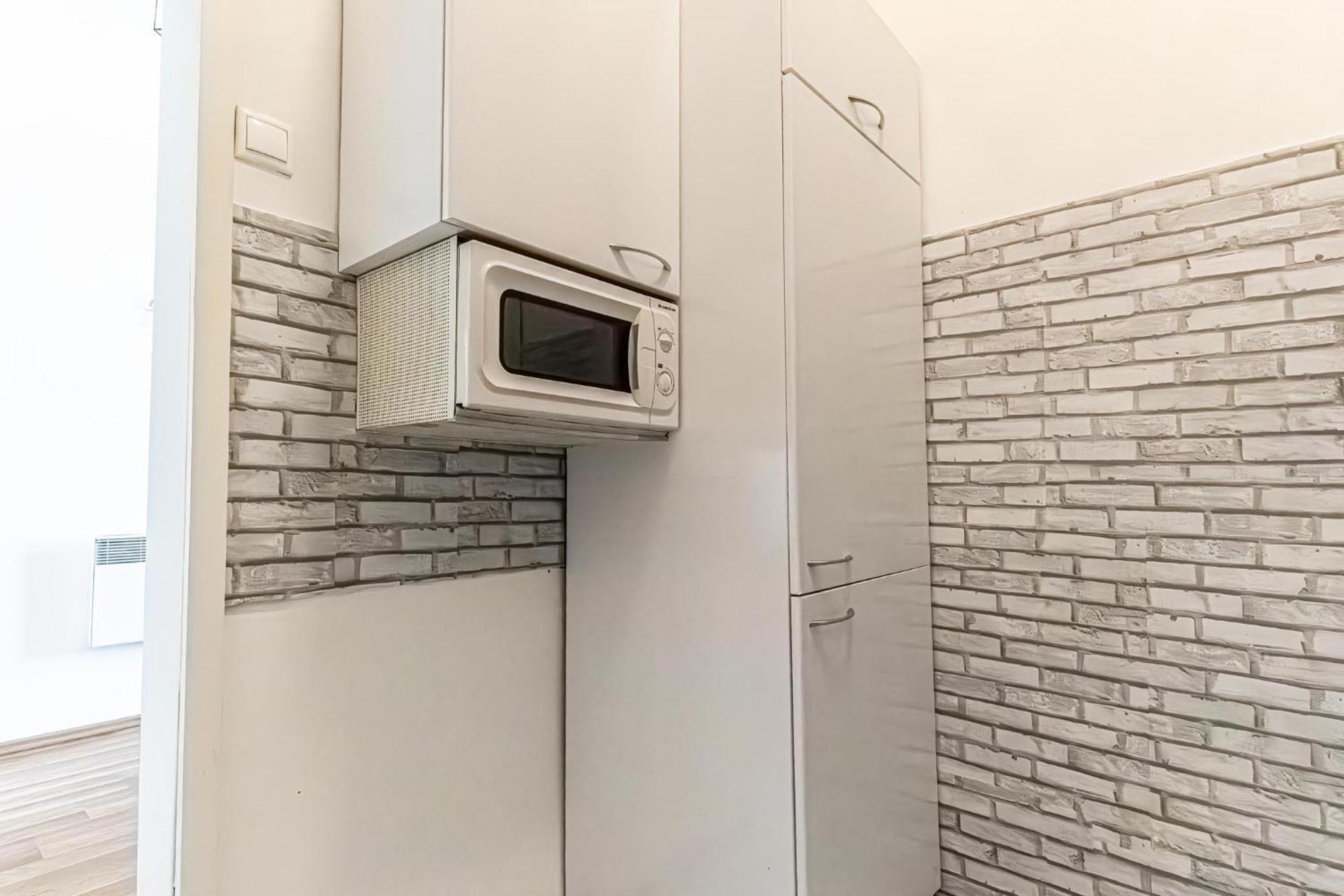 Explore Vienna: 1Br Retreat Near Westbahnhof Dış mekan fotoğraf