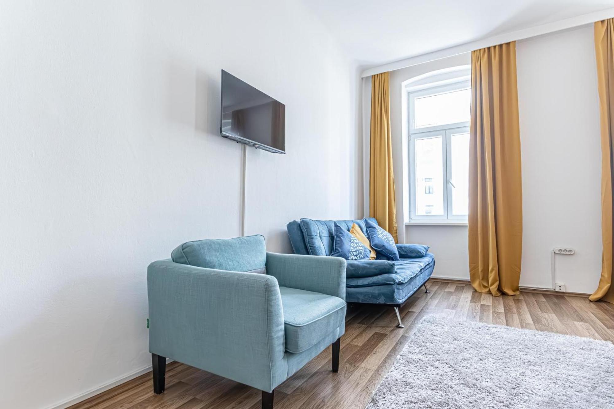 Explore Vienna: 1Br Retreat Near Westbahnhof Dış mekan fotoğraf